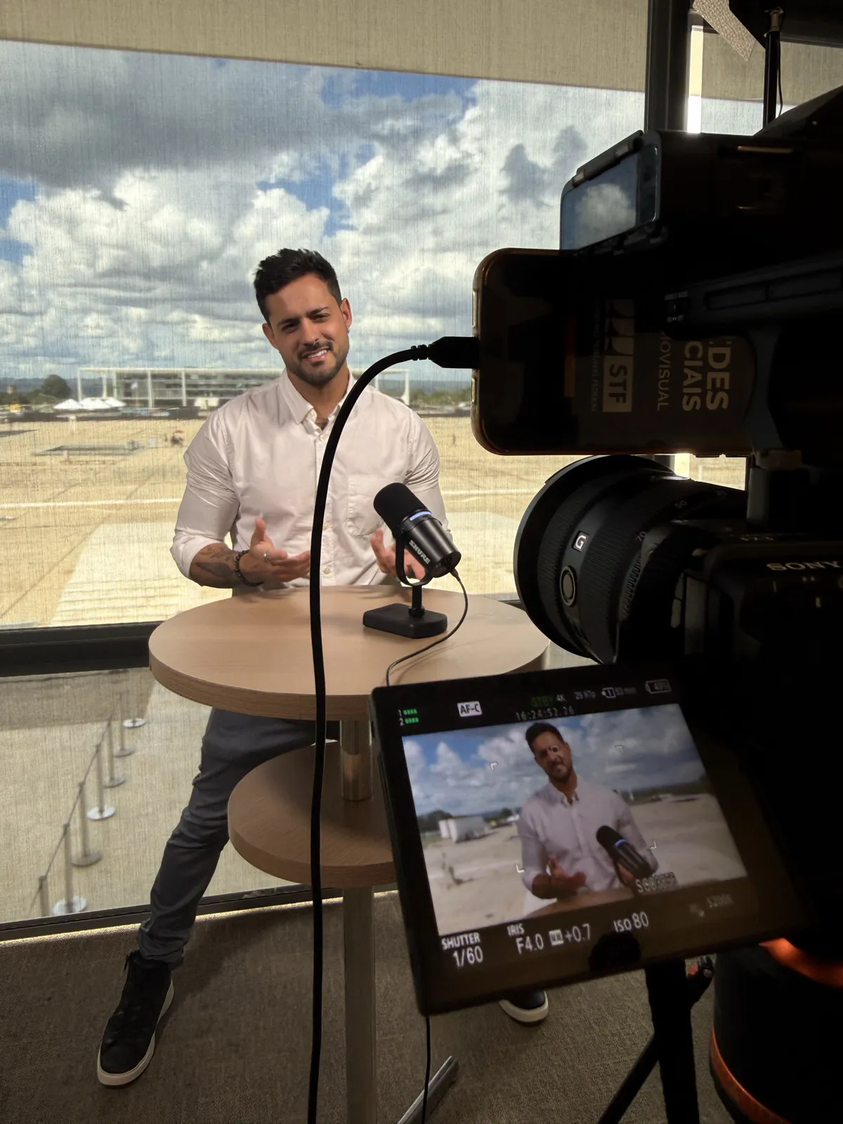 Rodrigo Deac behind the scenes on set